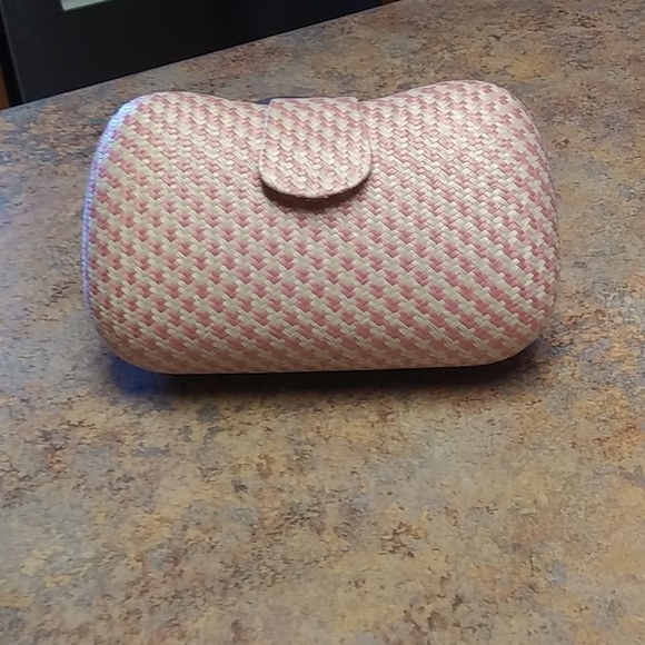 Banana Republic Clutch = Adorable